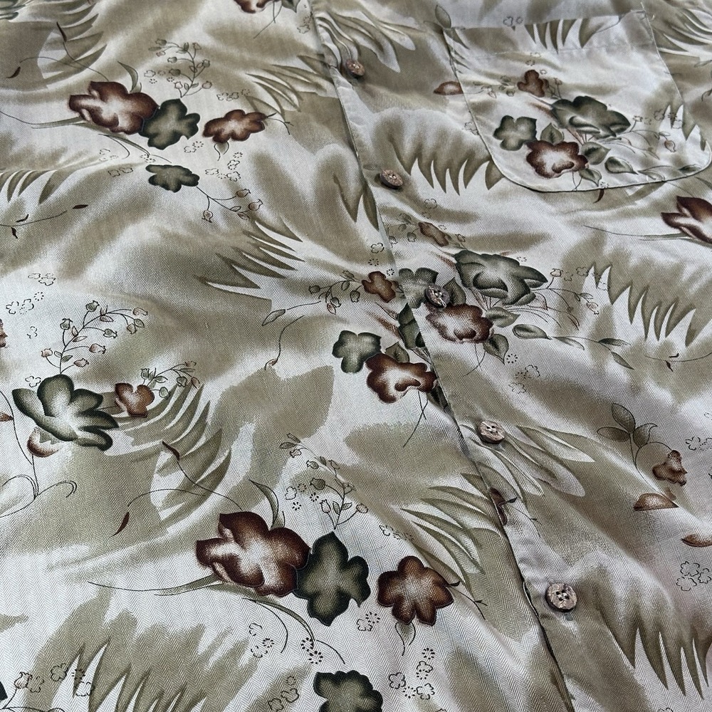 Tommy Bahama Men's 100% Silk Floral Shirt Short Sleeve Button Down Size XL - Picture 2 of 10
